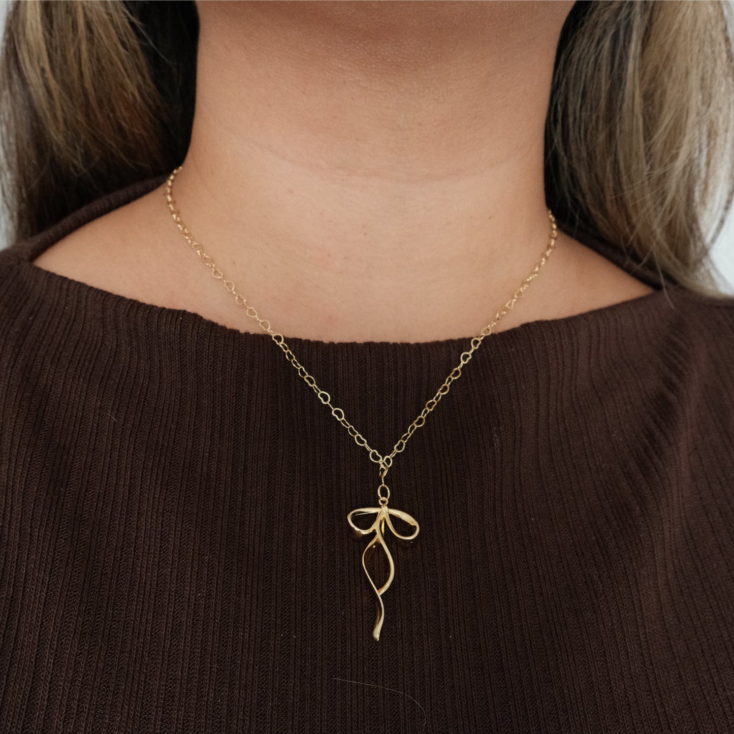 Large Twirl Ribbon Charm