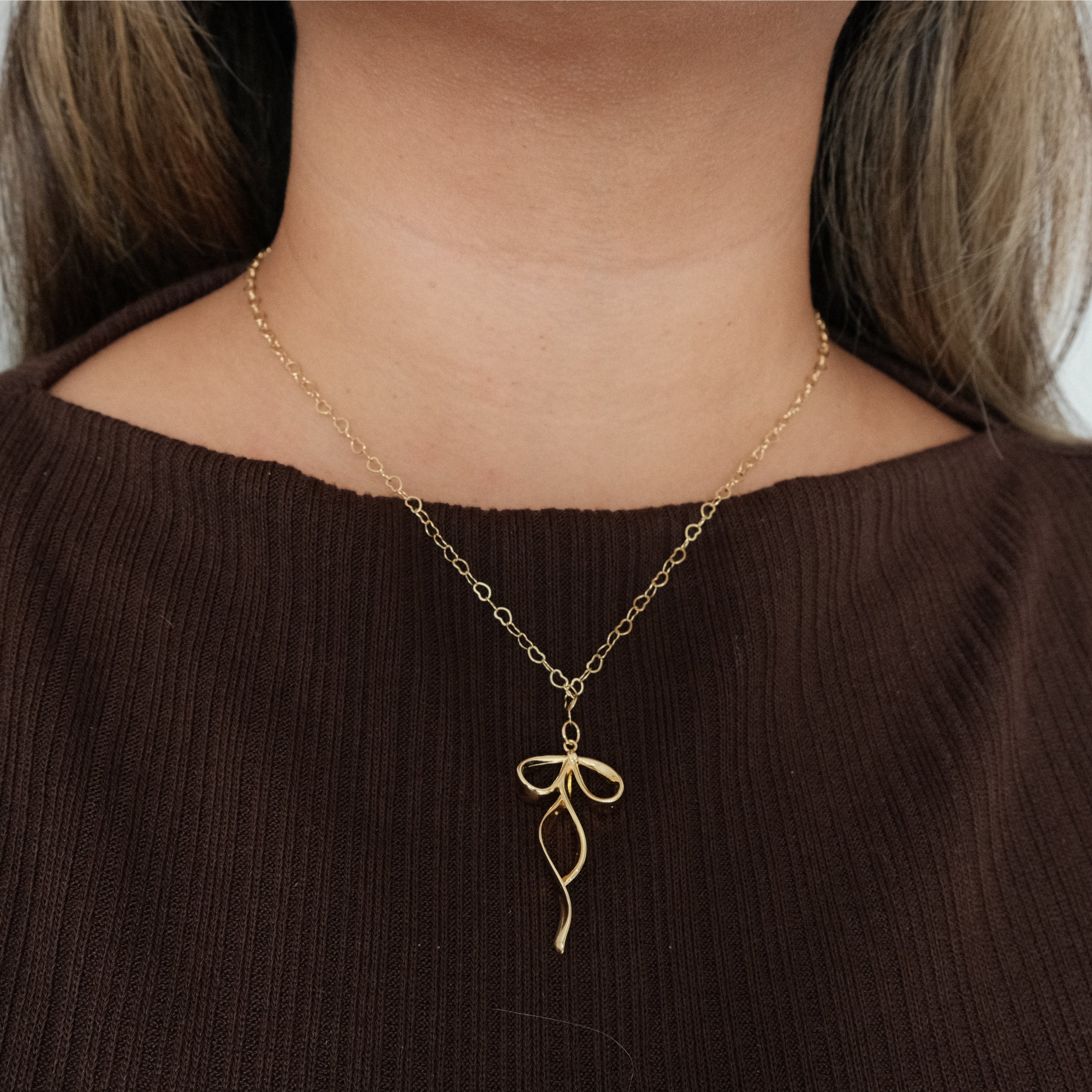 Large Twirl Ribbon Charm